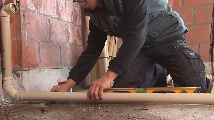 Hoe sanitaire leidingen verbinden