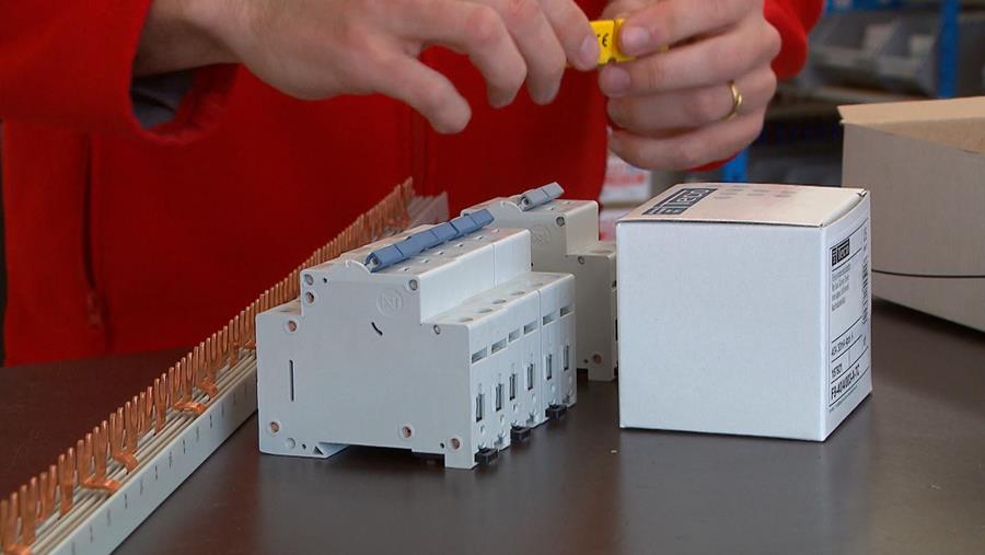 Que contient une boîte à fusibles?