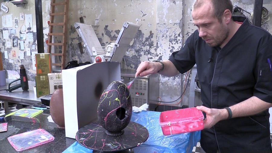 VIDEO: Création de Pâques de Jurgen Koens